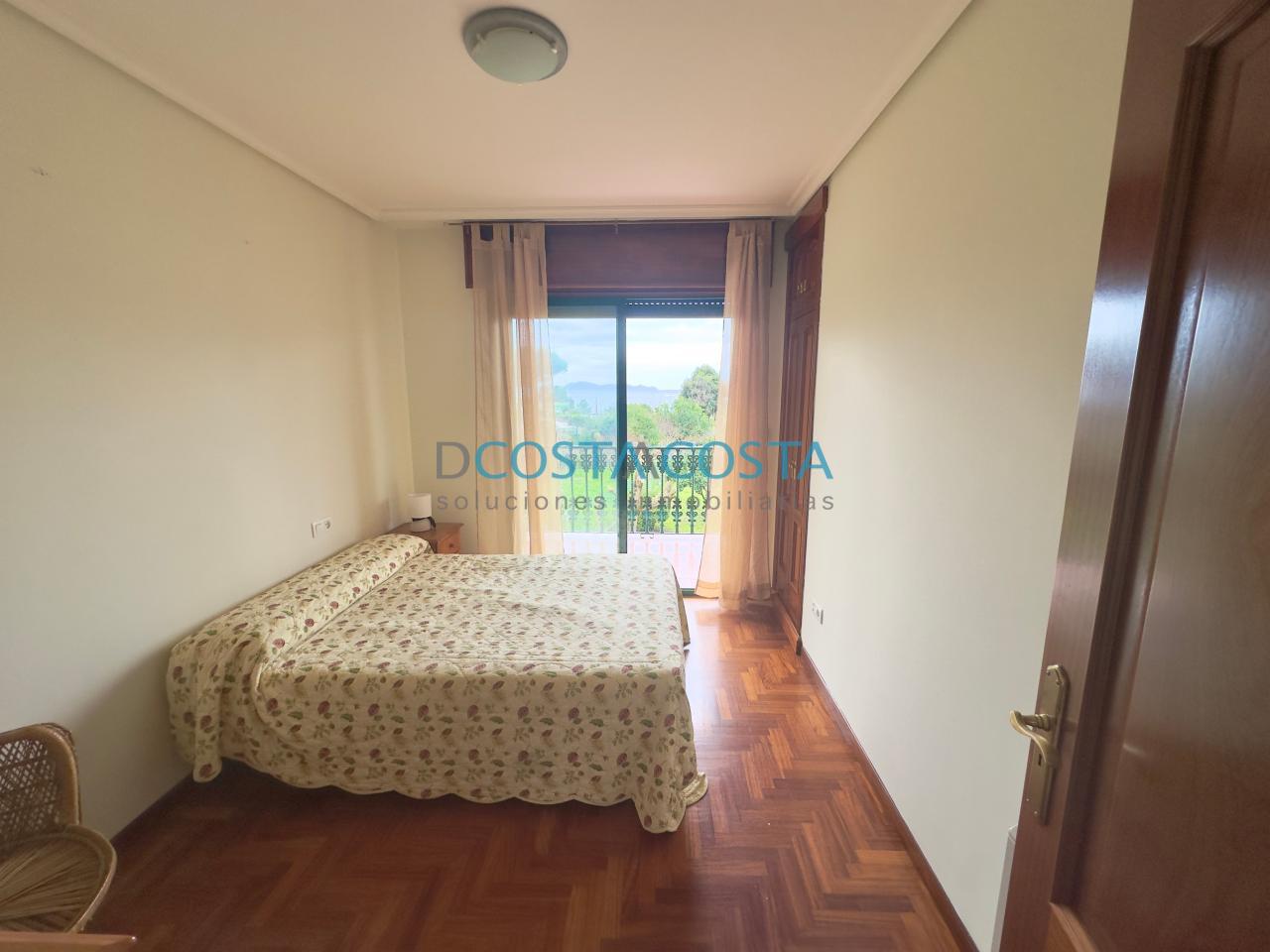 Chalet en la playa de Santa Marta en Limens, Cangas do Morrazo.