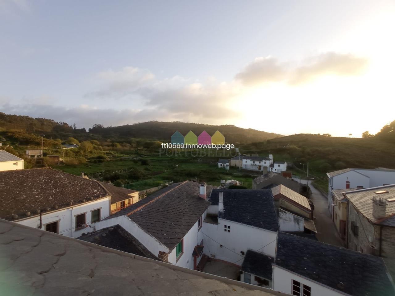 CASA EN RIAS ALTAS, BARES